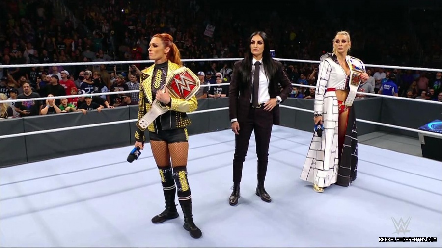 WWE_Friday_Night_SmackDown_2021_10_22_720p_HDTV_x264-Star_mkv_005082115.jpg