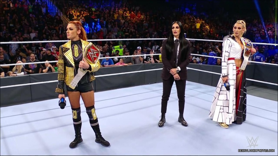 WWE_Friday_Night_SmackDown_2021_10_22_720p_HDTV_x264-Star_mkv_005097331.jpg