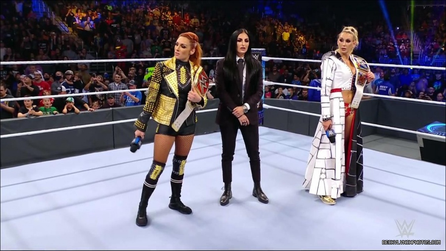 WWE_Friday_Night_SmackDown_2021_10_22_720p_HDTV_x264-Star_mkv_005103170.jpg
