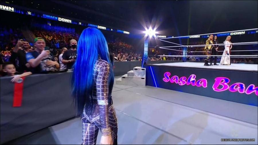 WWE_Friday_Night_SmackDown_2021_10_22_720p_HDTV_x264-Star_mkv_005104371.jpg