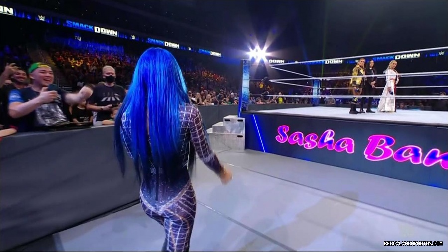 WWE_Friday_Night_SmackDown_2021_10_22_720p_HDTV_x264-Star_mkv_005104771.jpg