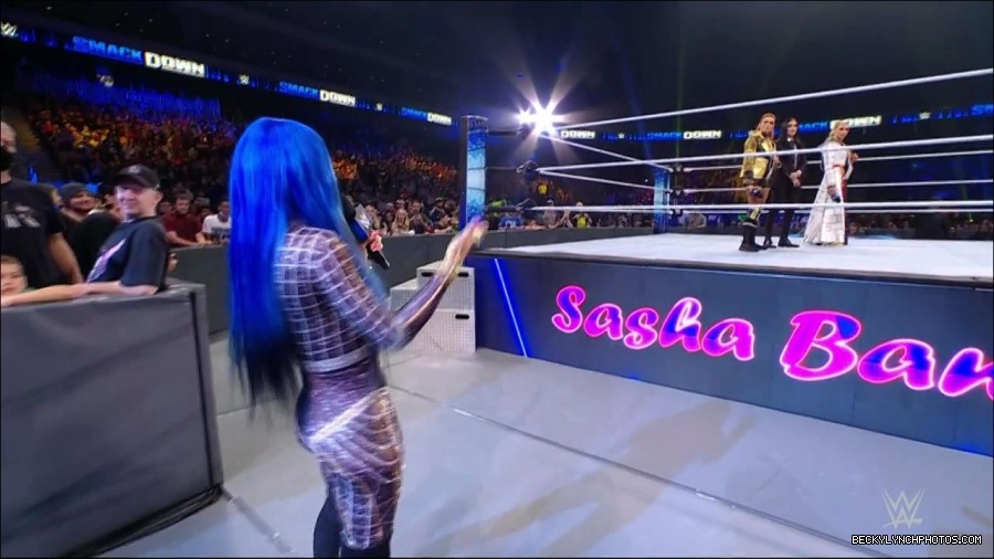 WWE_Friday_Night_SmackDown_2021_10_22_720p_HDTV_x264-Star_mkv_005106773.jpg