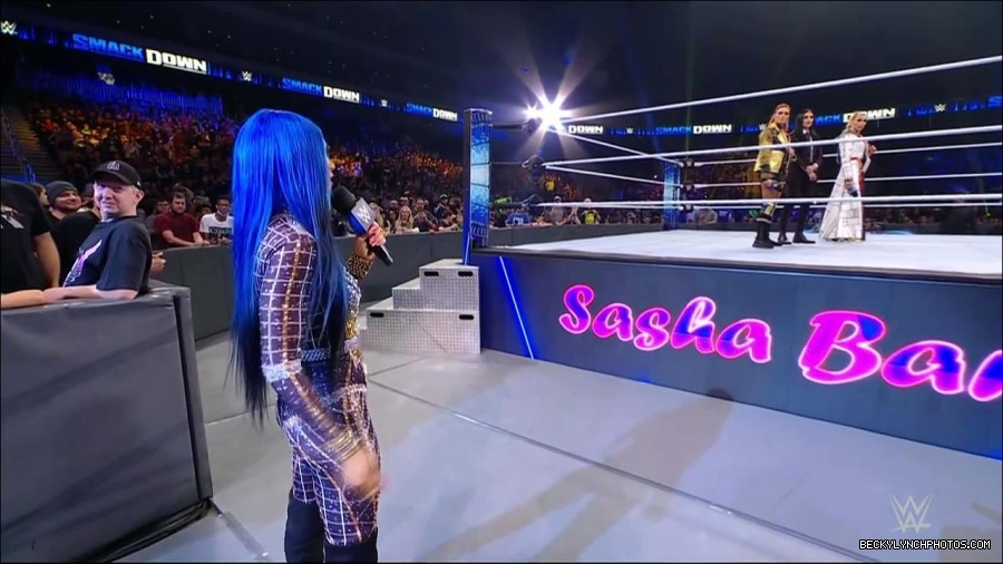 WWE_Friday_Night_SmackDown_2021_10_22_720p_HDTV_x264-Star_mkv_005107174.jpg