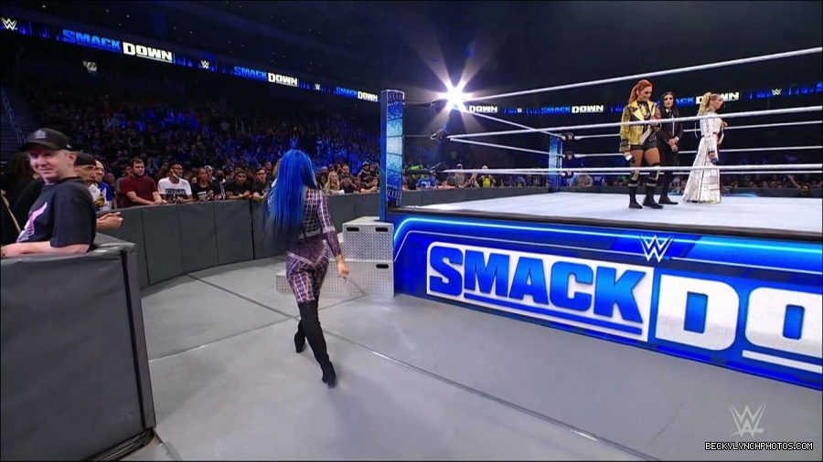 WWE_Friday_Night_SmackDown_2021_10_22_720p_HDTV_x264-Star_mkv_005110377.jpg