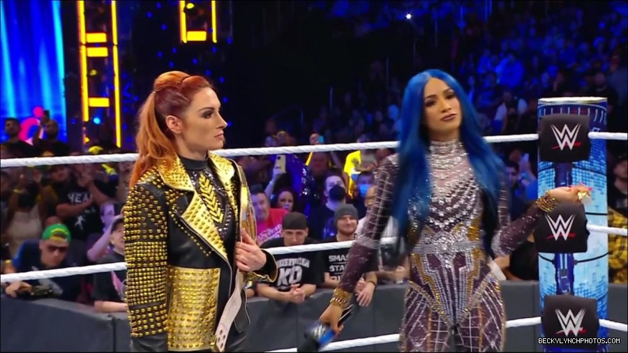 WWE_Friday_Night_SmackDown_2021_10_22_720p_HDTV_x264-Star_mkv_005120787.jpg