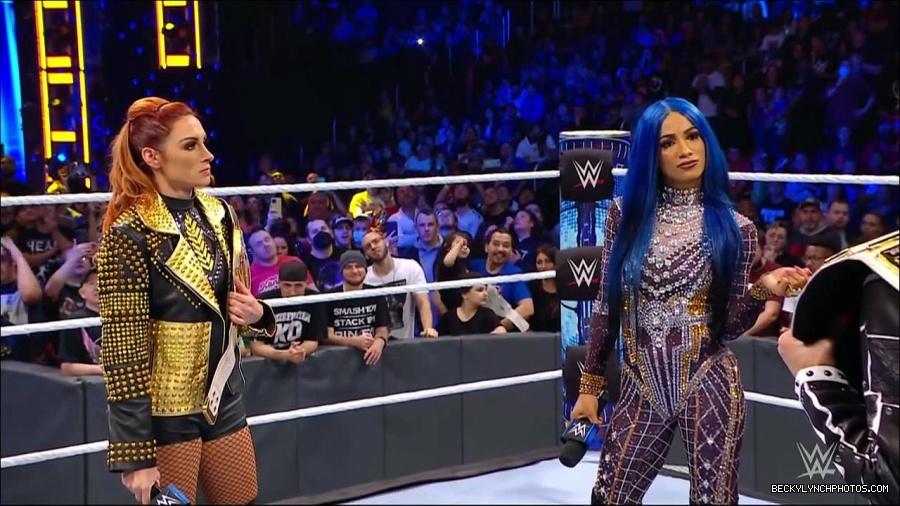 WWE_Friday_Night_SmackDown_2021_10_22_720p_HDTV_x264-Star_mkv_005124791.jpg
