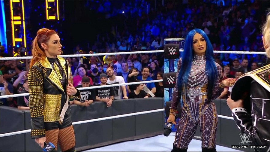 WWE_Friday_Night_SmackDown_2021_10_22_720p_HDTV_x264-Star_mkv_005125192.jpg