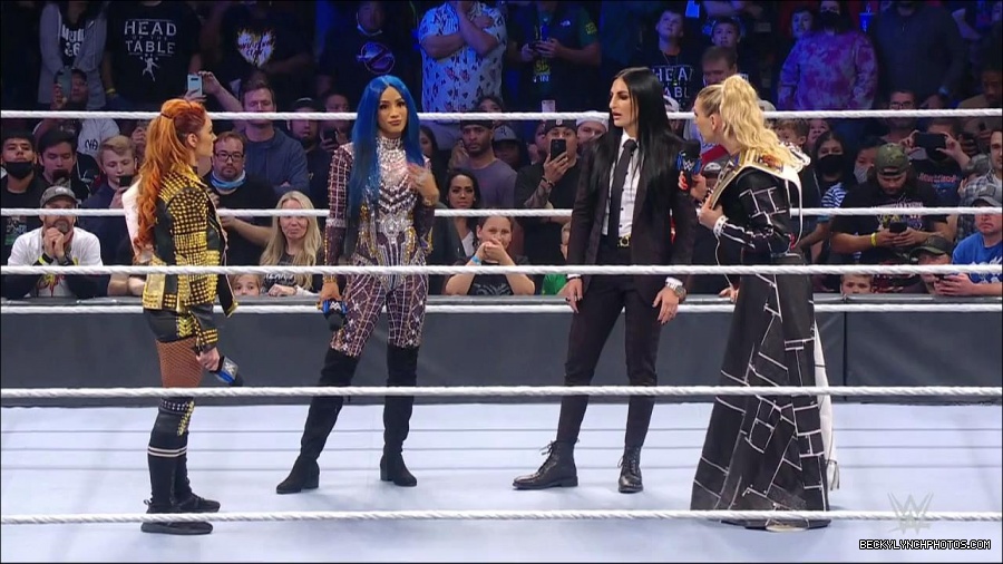 WWE_Friday_Night_SmackDown_2021_10_22_720p_HDTV_x264-Star_mkv_005126793.jpg