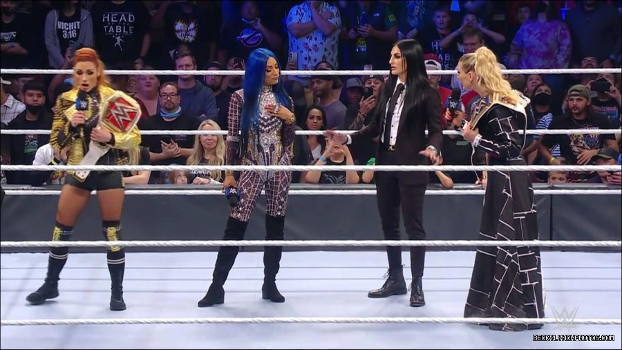 WWE_Friday_Night_SmackDown_2021_10_22_720p_HDTV_x264-Star_mkv_005131598.jpg