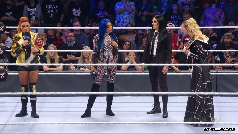 WWE_Friday_Night_SmackDown_2021_10_22_720p_HDTV_x264-Star_mkv_005132399.jpg