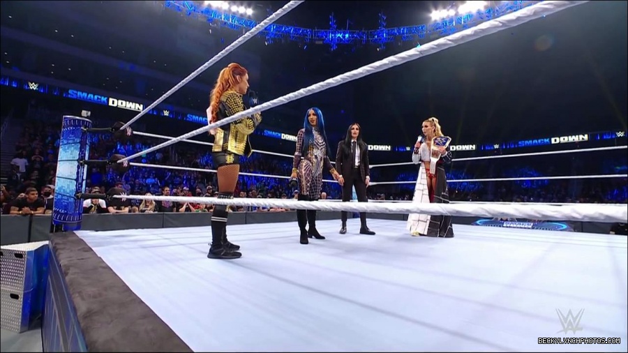 WWE_Friday_Night_SmackDown_2021_10_22_720p_HDTV_x264-Star_mkv_005134801.jpg