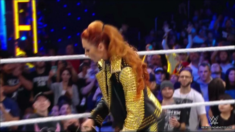 WWE_Friday_Night_SmackDown_2021_10_22_720p_HDTV_x264-Star_mkv_005136403.jpg