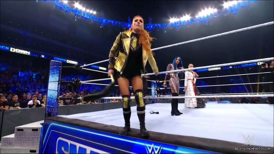 WWE_Friday_Night_SmackDown_2021_10_22_720p_HDTV_x264-Star_mkv_005138405.jpg