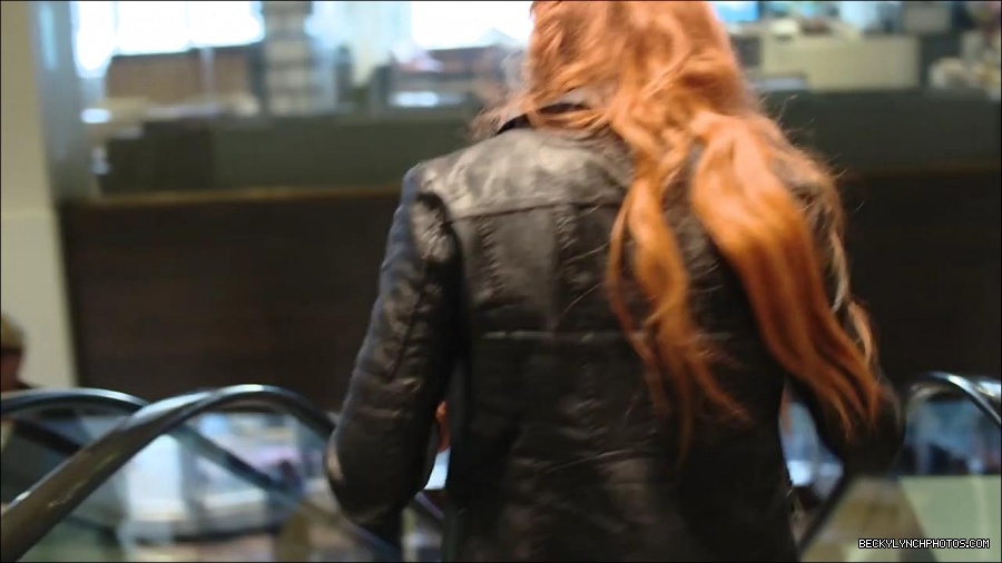 Becky_Lynch_-_The_Man_mp4_000010100.jpg
