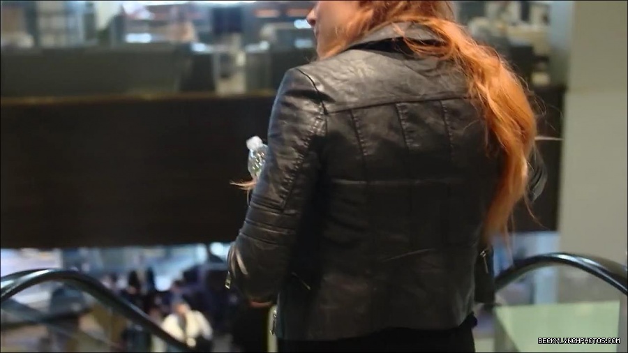 Becky_Lynch_-_The_Man_mp4_000010900.jpg