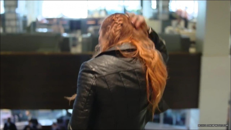 Becky_Lynch_-_The_Man_mp4_000011700.jpg