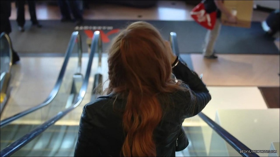 Becky_Lynch_-_The_Man_mp4_000016900.jpg