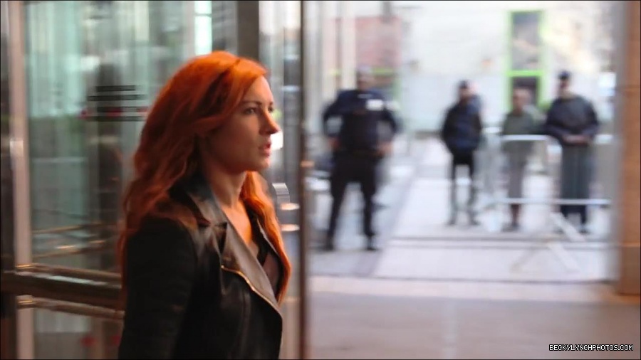 Becky_Lynch_-_The_Man_mp4_000020100.jpg