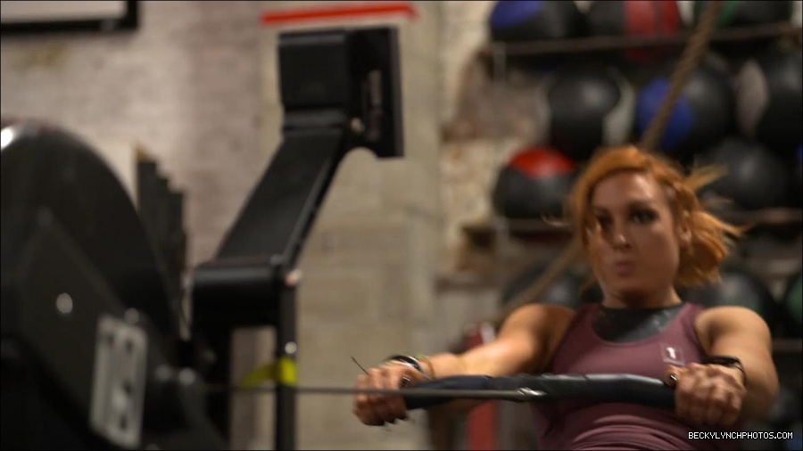 Becky_Lynch_-_The_Man_mp4_000078500.jpg