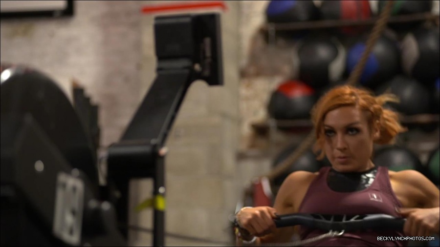 Becky_Lynch_-_The_Man_mp4_000079300.jpg