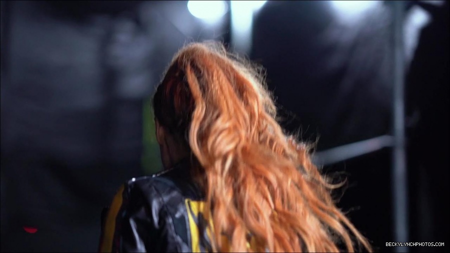 Becky_Lynch_-_The_Man_mp4_000098500.jpg