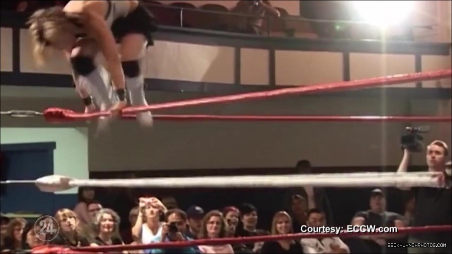 Becky_Lynch_-_The_Man_mp4_000398500.jpg