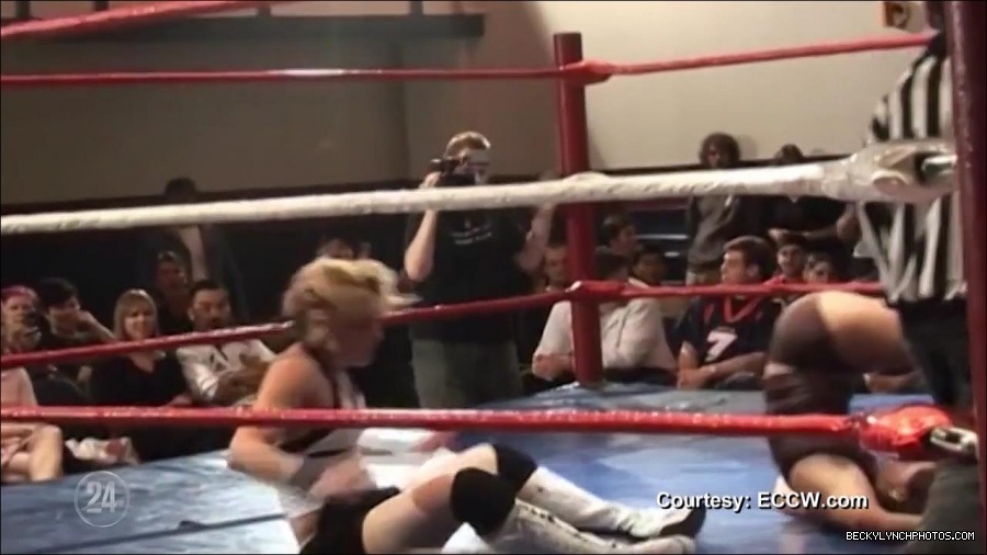Becky_Lynch_-_The_Man_mp4_000400900.jpg