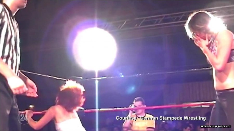 Becky_Lynch_-_The_Man_mp4_000480500.jpg