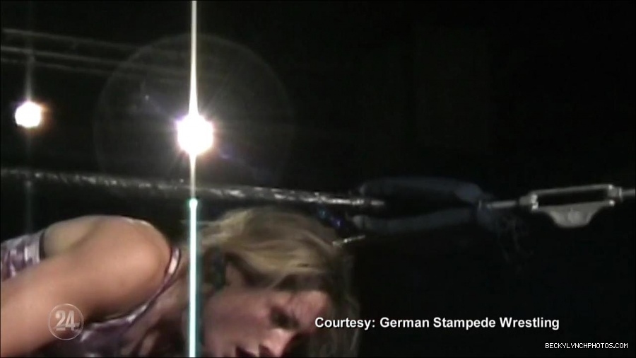 Becky_Lynch_-_The_Man_mp4_000485700.jpg