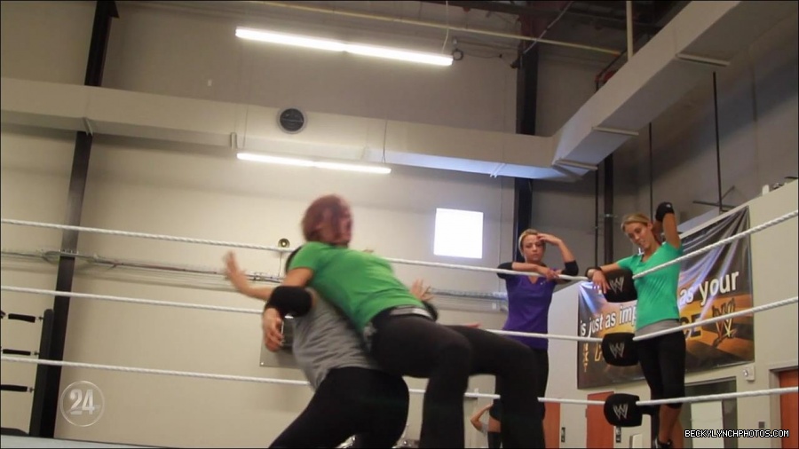 Becky_Lynch_-_The_Man_mp4_000673066.jpg