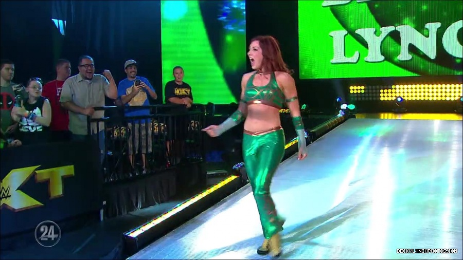 Becky_Lynch_-_The_Man_mp4_000687066.jpg