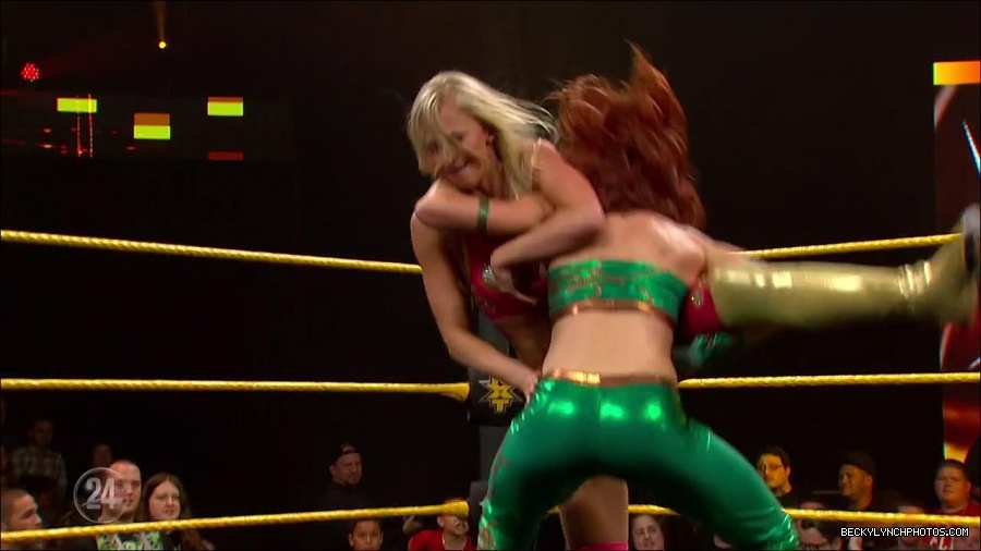 Becky_Lynch_-_The_Man_mp4_000691466.jpg