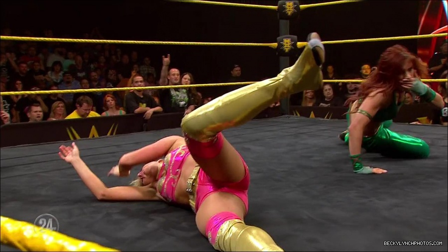 Becky_Lynch_-_The_Man_mp4_000693466.jpg