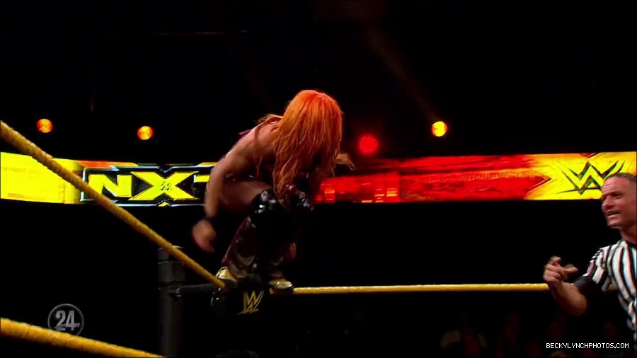 Becky_Lynch_-_The_Man_mp4_000706966.jpg