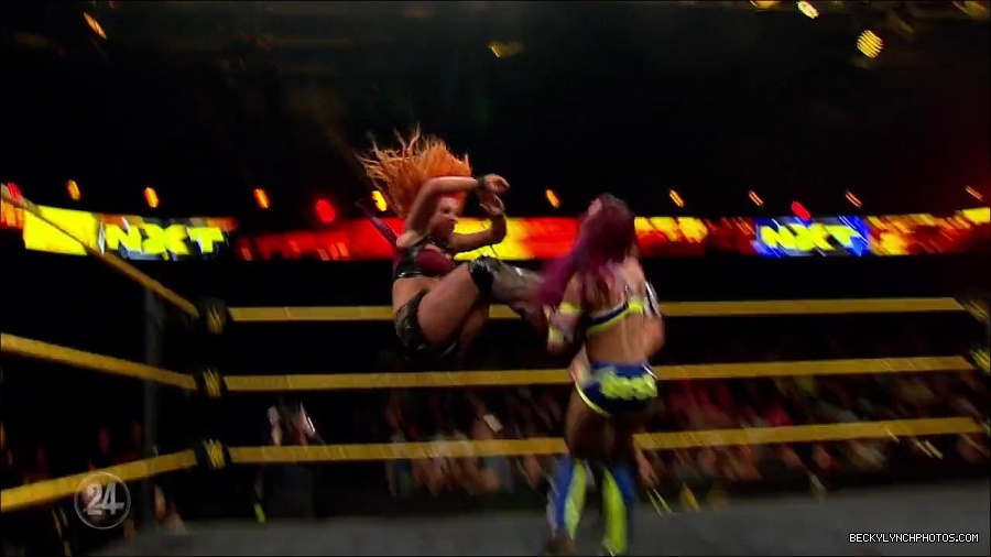 Becky_Lynch_-_The_Man_mp4_000707766.jpg