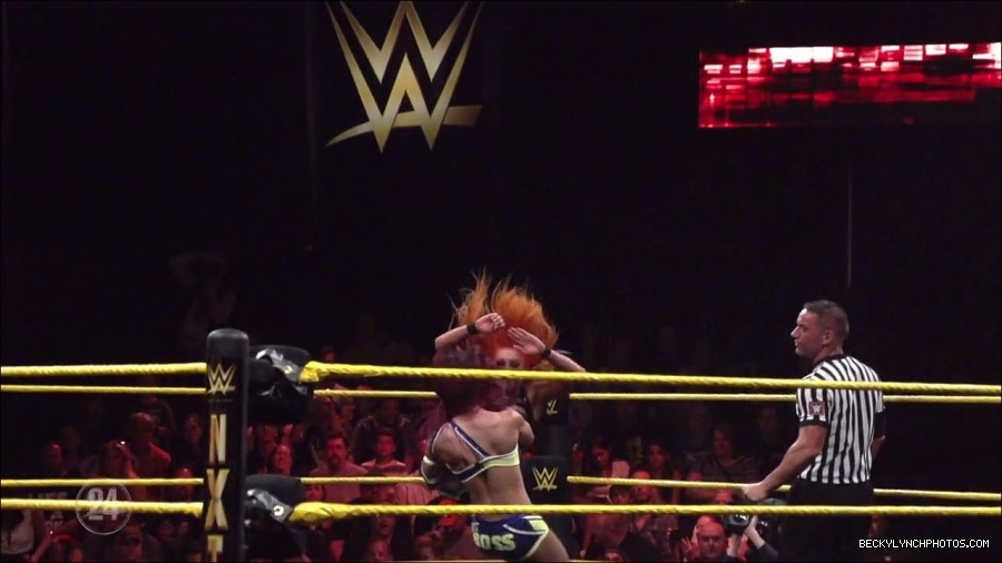 Becky_Lynch_-_The_Man_mp4_000709366.jpg