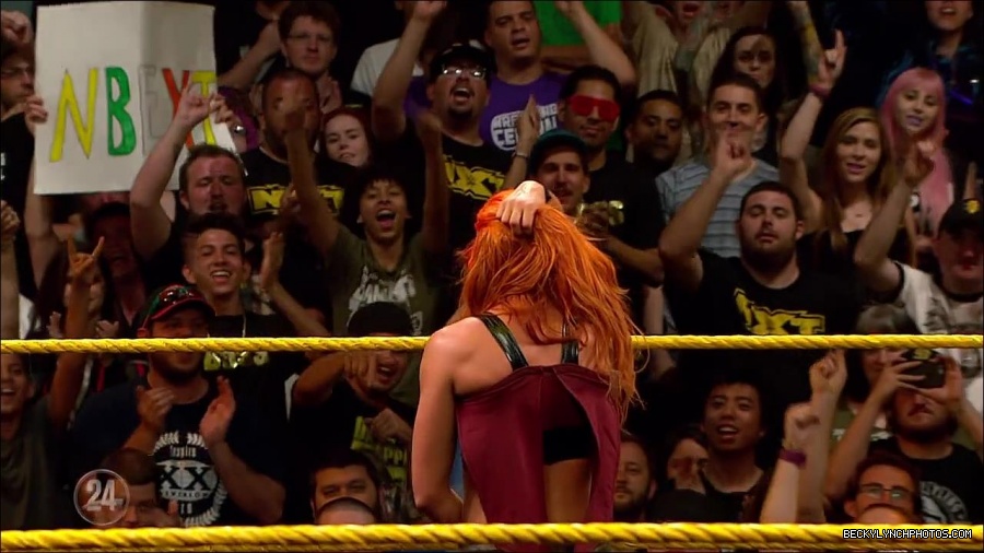 Becky_Lynch_-_The_Man_mp4_000712566.jpg