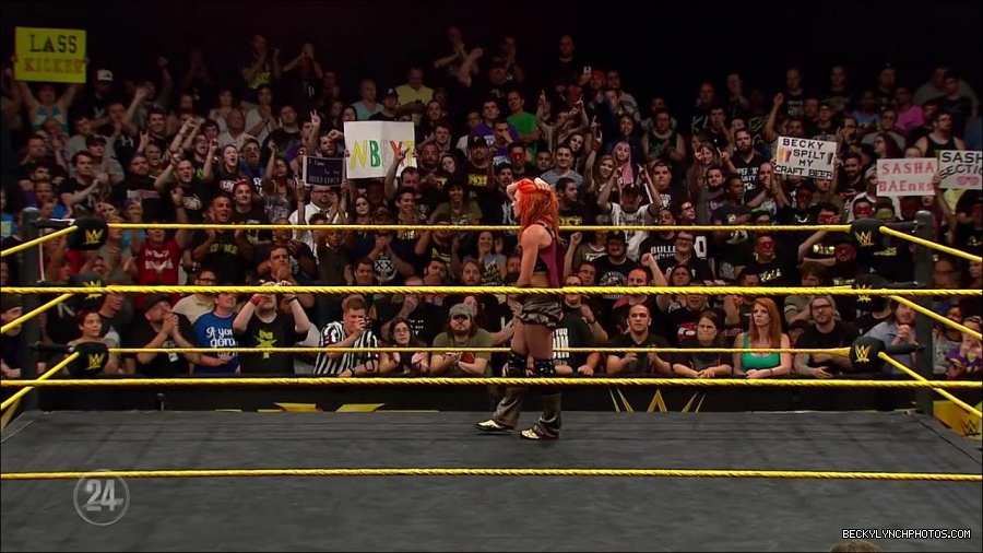 Becky_Lynch_-_The_Man_mp4_000714166.jpg