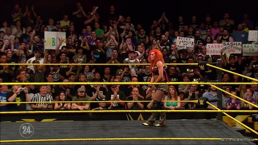 Becky_Lynch_-_The_Man_mp4_000716566.jpg