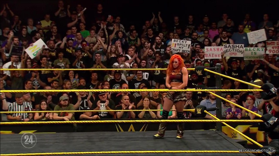 Becky_Lynch_-_The_Man_mp4_000717366.jpg