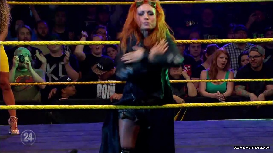 Becky_Lynch_-_The_Man_mp4_000722966.jpg