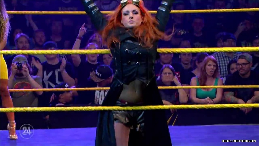 Becky_Lynch_-_The_Man_mp4_000723366.jpg