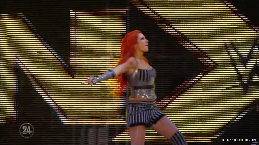 Becky_Lynch_-_The_Man_mp4_000741366.jpg