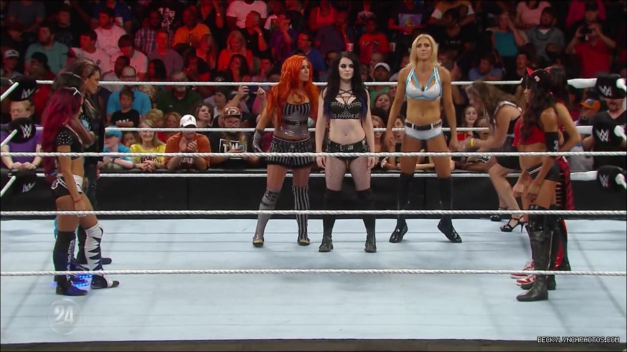 Becky_Lynch_-_The_Man_mp4_000750966.jpg
