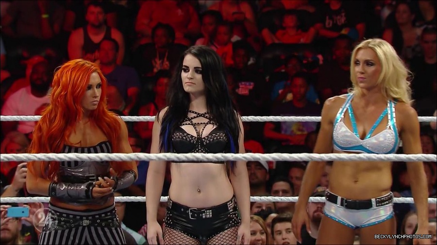 Becky_Lynch_-_The_Man_mp4_000753366.jpg