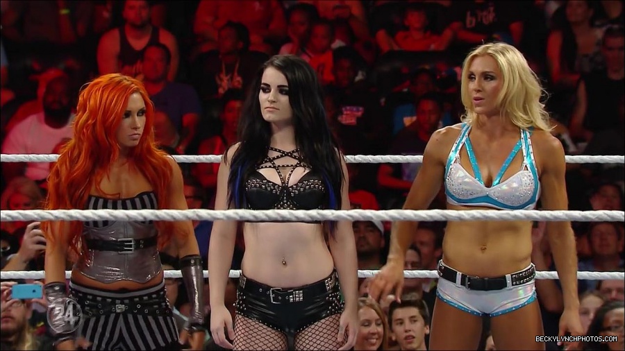 Becky_Lynch_-_The_Man_mp4_000753766.jpg