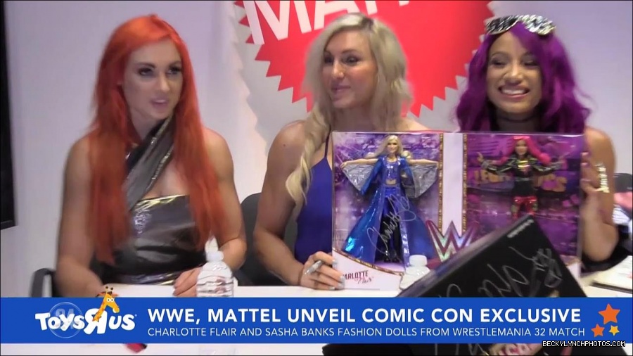 Becky_Lynch_-_The_Man_mp4_000858333.jpg