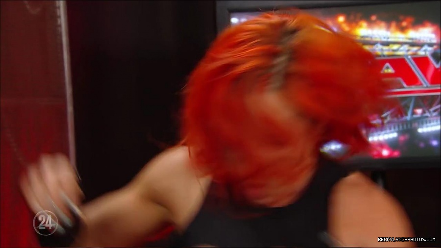 Becky_Lynch_-_The_Man_mp4_000887533.jpg