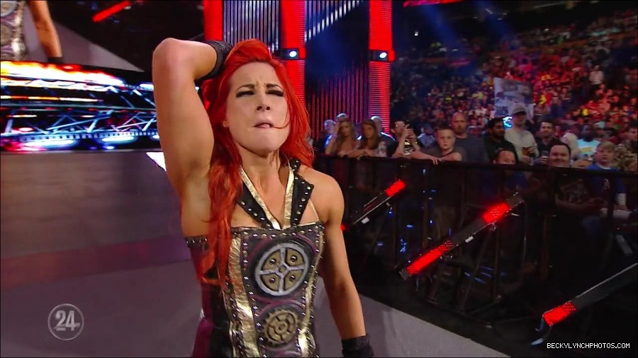 Becky_Lynch_-_The_Man_mp4_000915533.jpg