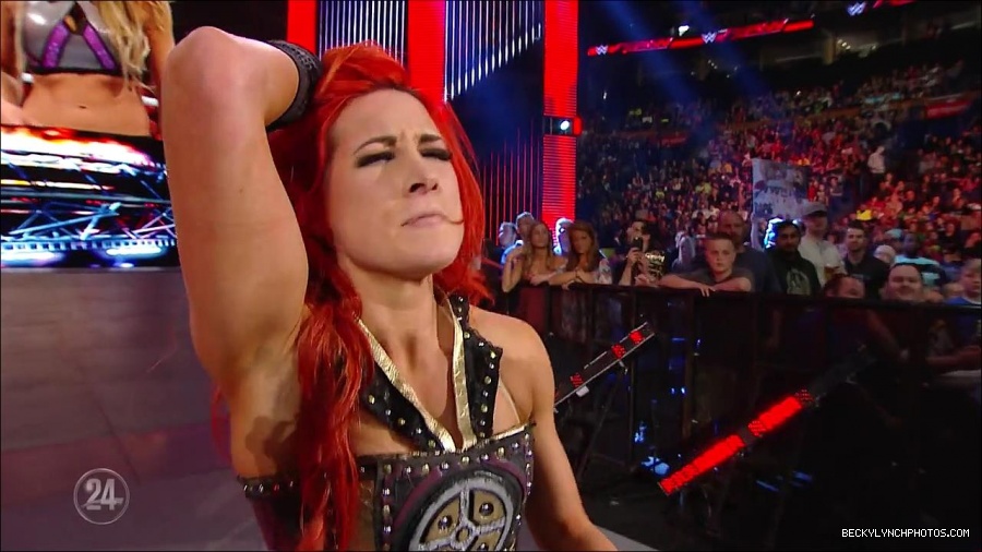 Becky_Lynch_-_The_Man_mp4_000916333.jpg